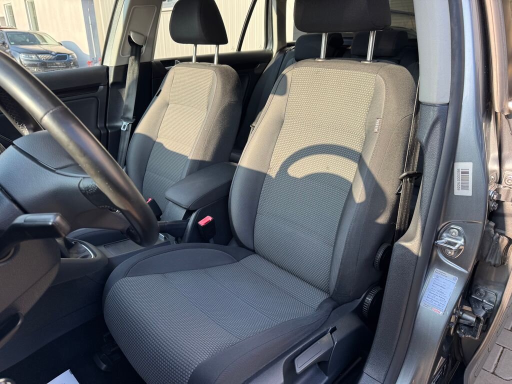 Volkswagen Golf Kombi 1,6 l 77 kw