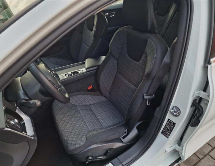 Volvo V60 Kombi 2,0 l 145 kw