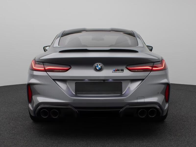 BMW M8 Kupé 4,4 l 460 kw