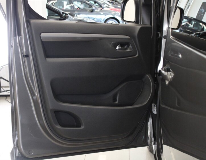 Citroën SpaceTourer MPV 2,0 l 110 kw