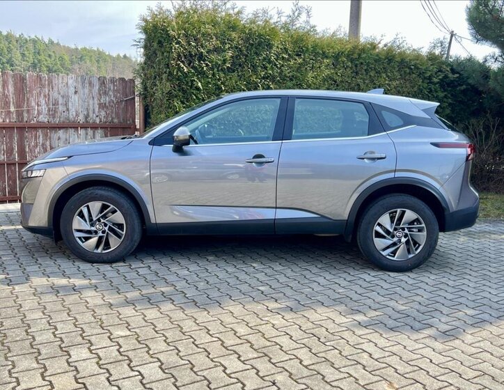 Nissan Qashqai SUV / Terénní 1,3 l 116 kw