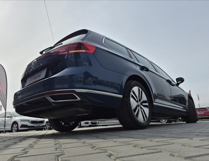 Volkswagen Passat Kombi 1,4 l 160 kw