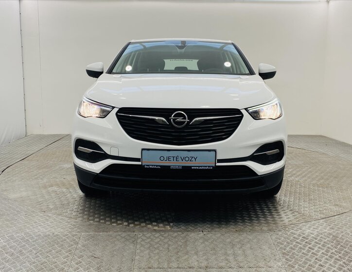 Opel Grandland X SUV / Terénní 1,2 l 96 kw