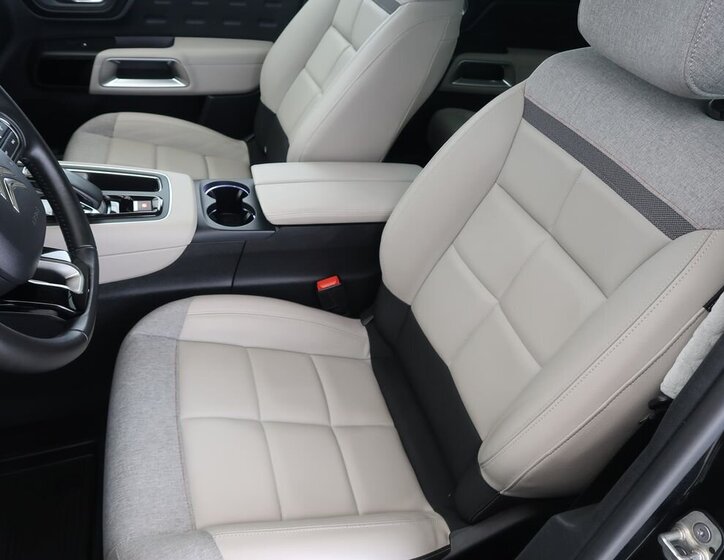 Citroën C5 Aircross SUV / Terénní 1,6 l 133 kw