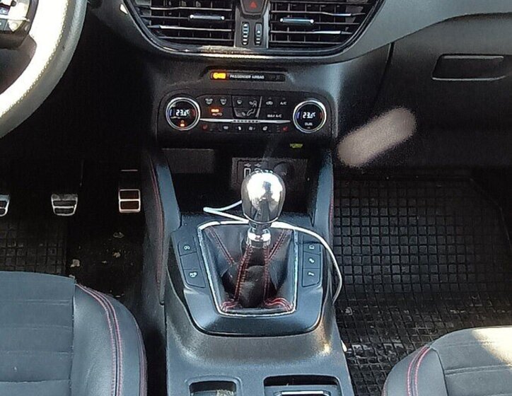 Ford Kuga SUV / Terénní 1,5 l 110 kw