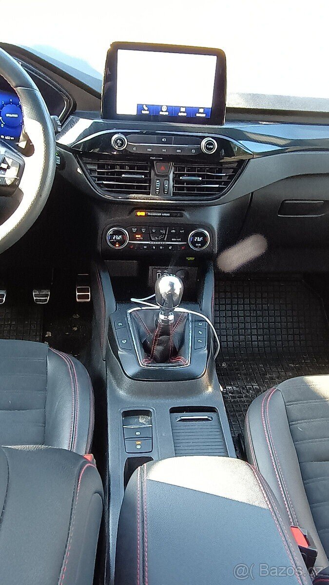 Ford Kuga SUV / Terénní 1,5 l 110 kw