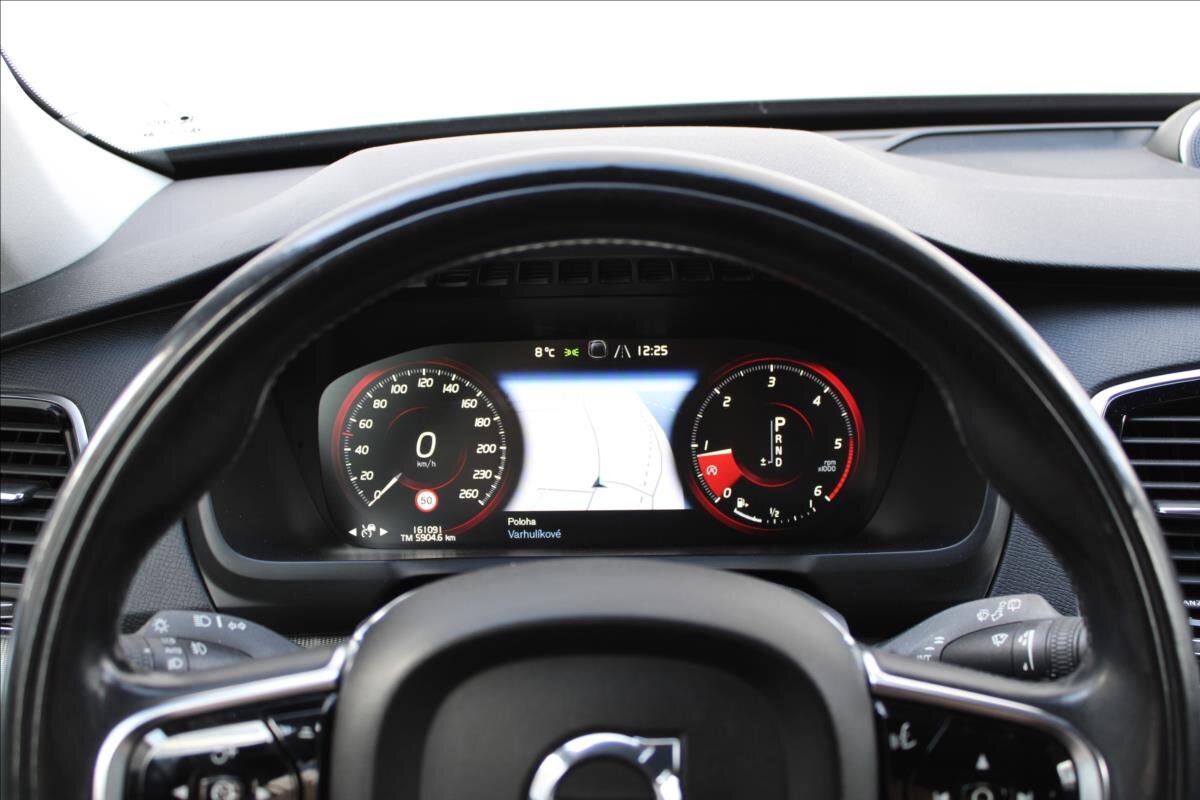 Volvo XC90 SUV / Terénní 2,0 l 165 kw