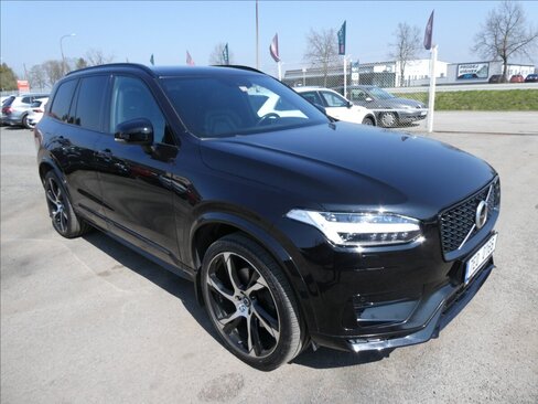 Volvo XC90 SUV / Terénní 2,0 l 228 kw