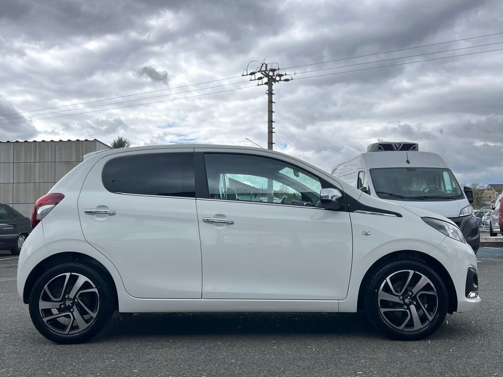 Peugeot 108 Hatchback 1,2 l 60 kw