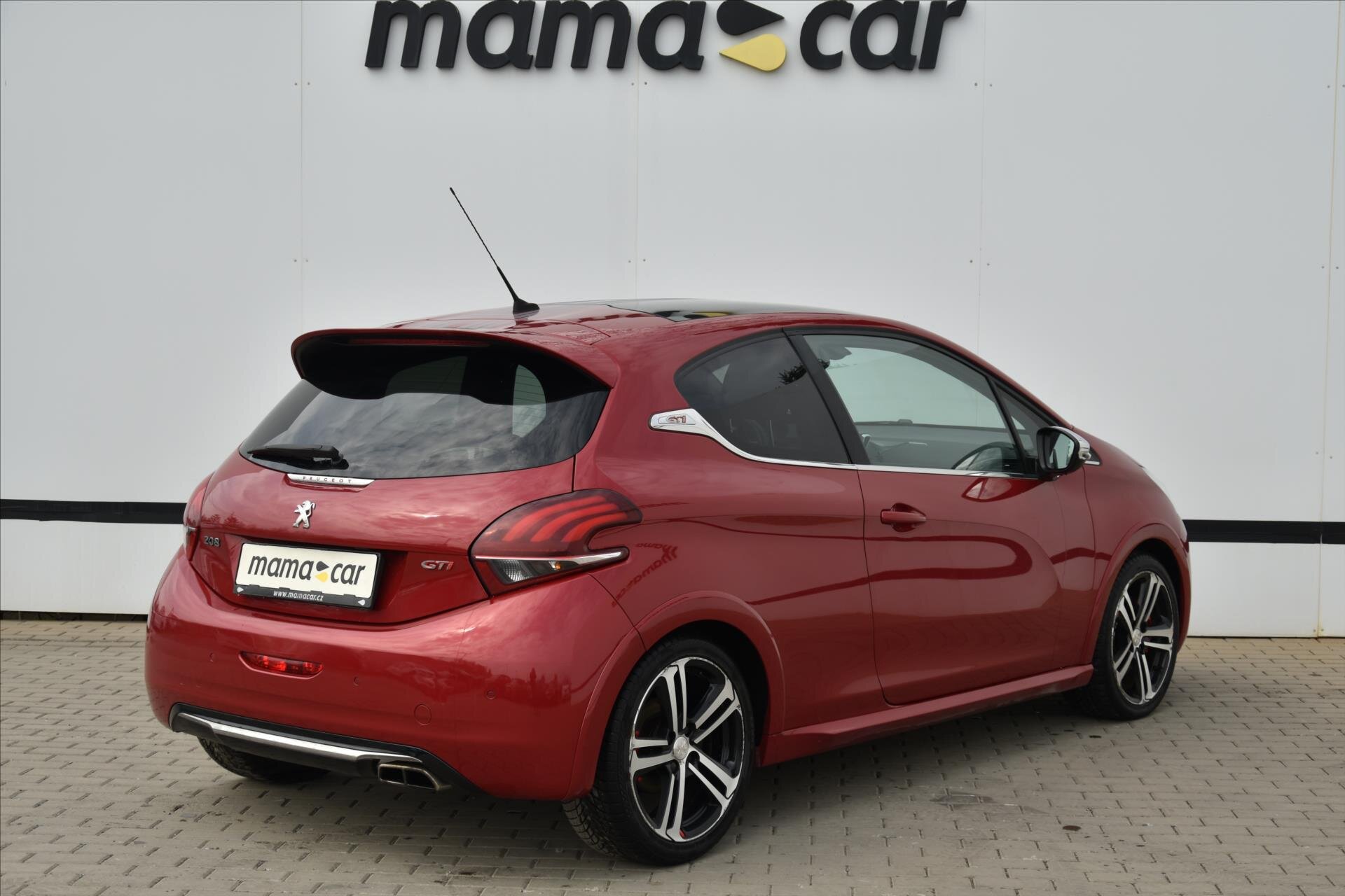 Peugeot 208 Hatchback 1,6 l 153 kw