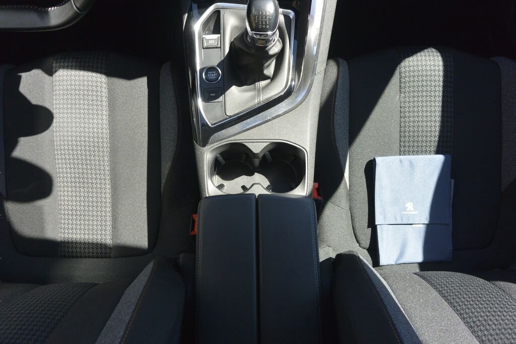 Peugeot 3008 SUV / Terénní 1,2 l 96 kw