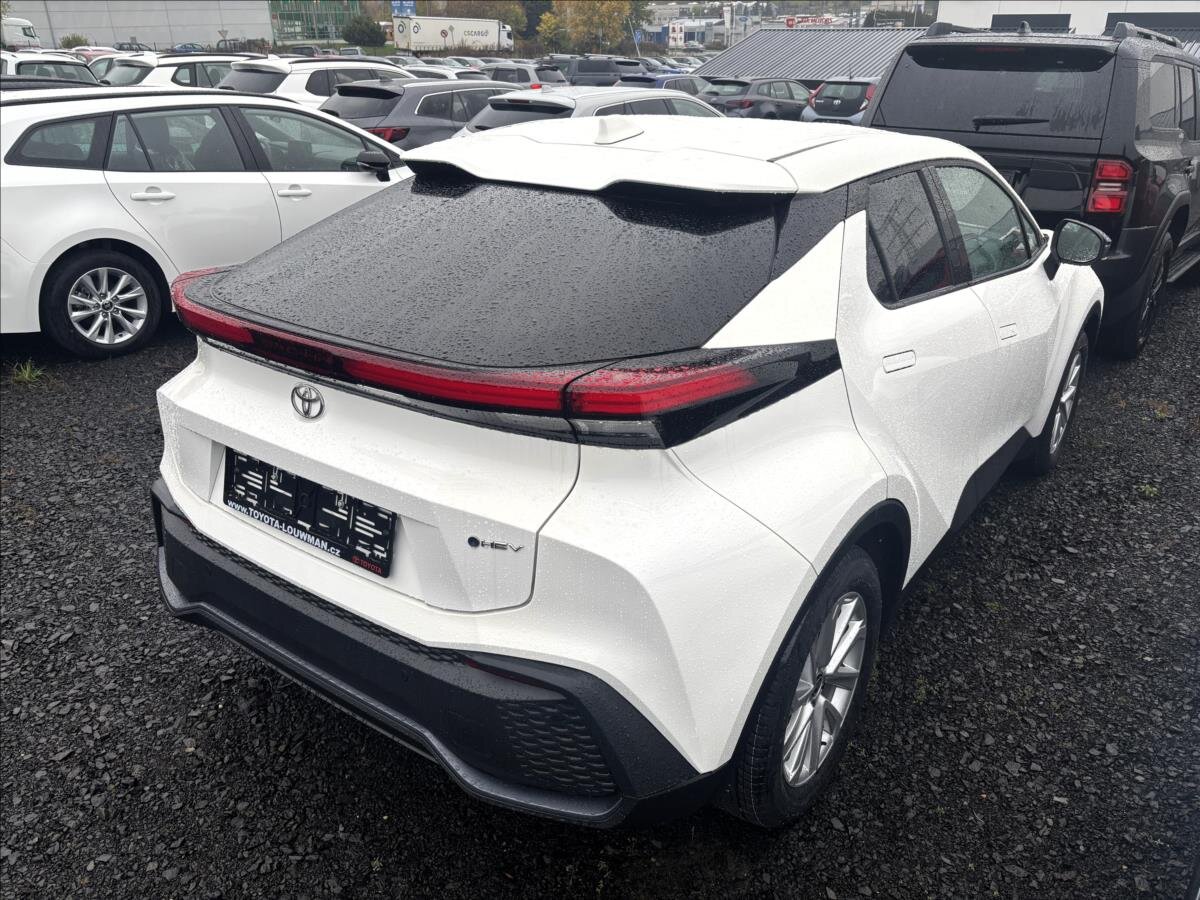 Toyota C-HR SUV 1,8 l 103 kw