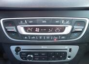 Renault Fluence 22