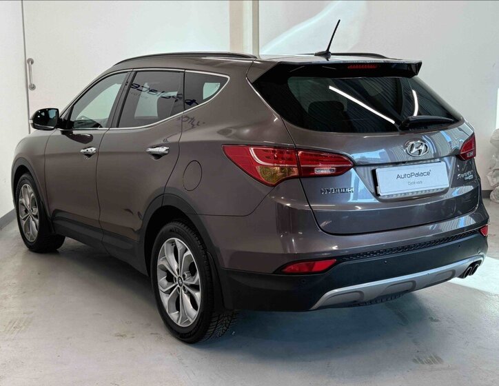 Hyundai Santa Fe SUV / Terénní 2,2 l 145 kw