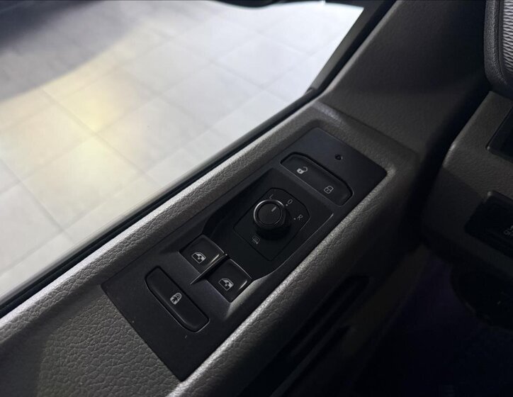 Volkswagen Caravelle Kombi 2,0 l 110 kw