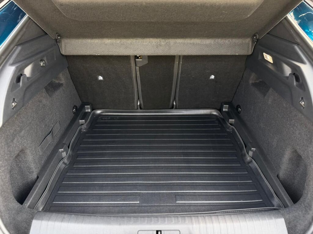 Peugeot 3008 SUV / Terénní 1,2 l 107 kw