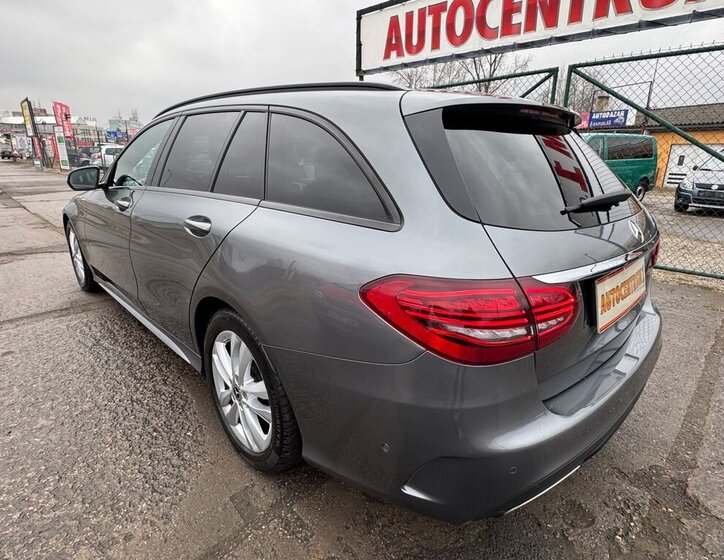 Mercedes-Benz Třídy C Kombi 2,2 l 143 kw