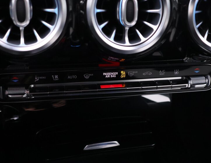 Mercedes-Benz Třídy A Hatchback 1,3 l 120 kw