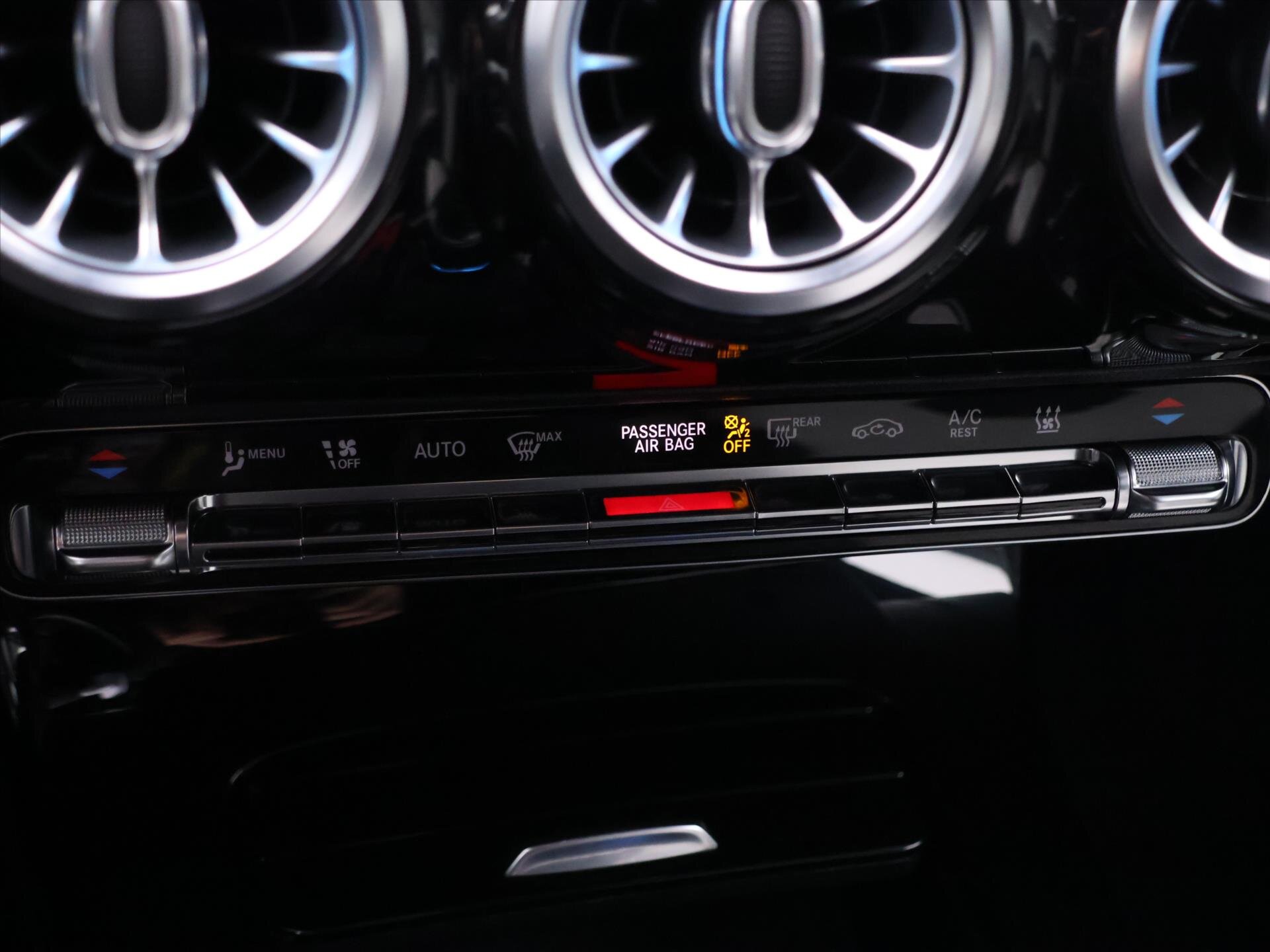 Mercedes-Benz Třídy A Hatchback 1,3 l 120 kw