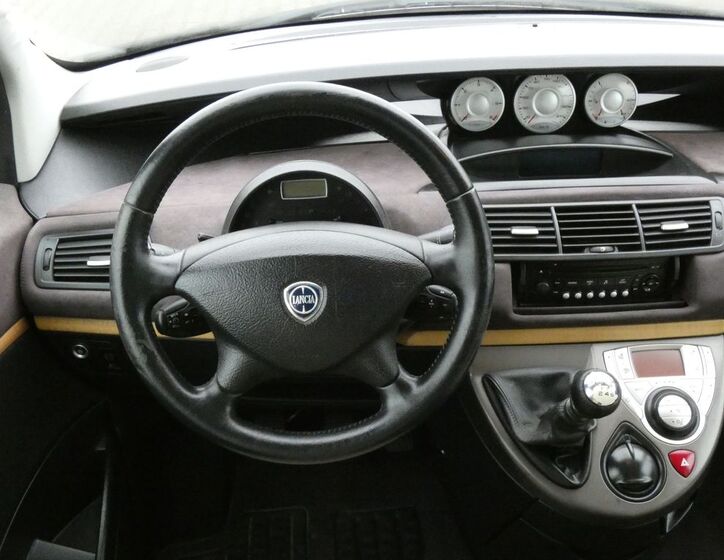 Lancia Phedra 30