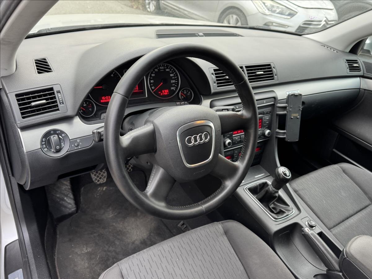 Audi A4 Kombi 2,0 l 103 kw