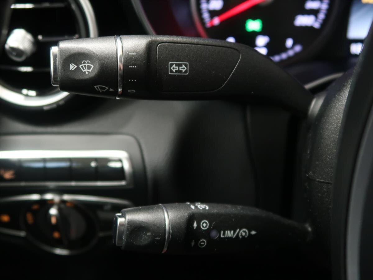 Mercedes-Benz Třídy C Sedan / Limuzína 2,1 l 125 kw