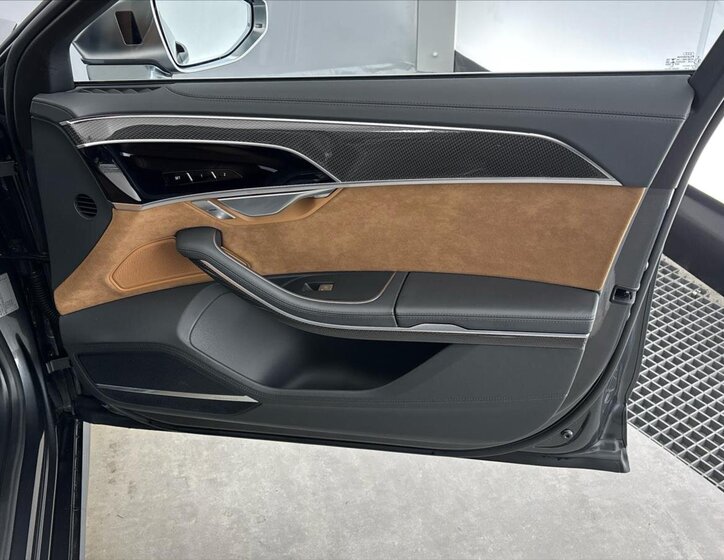 Audi S8 Sedan / Limuzína 4,0 l 420 kw