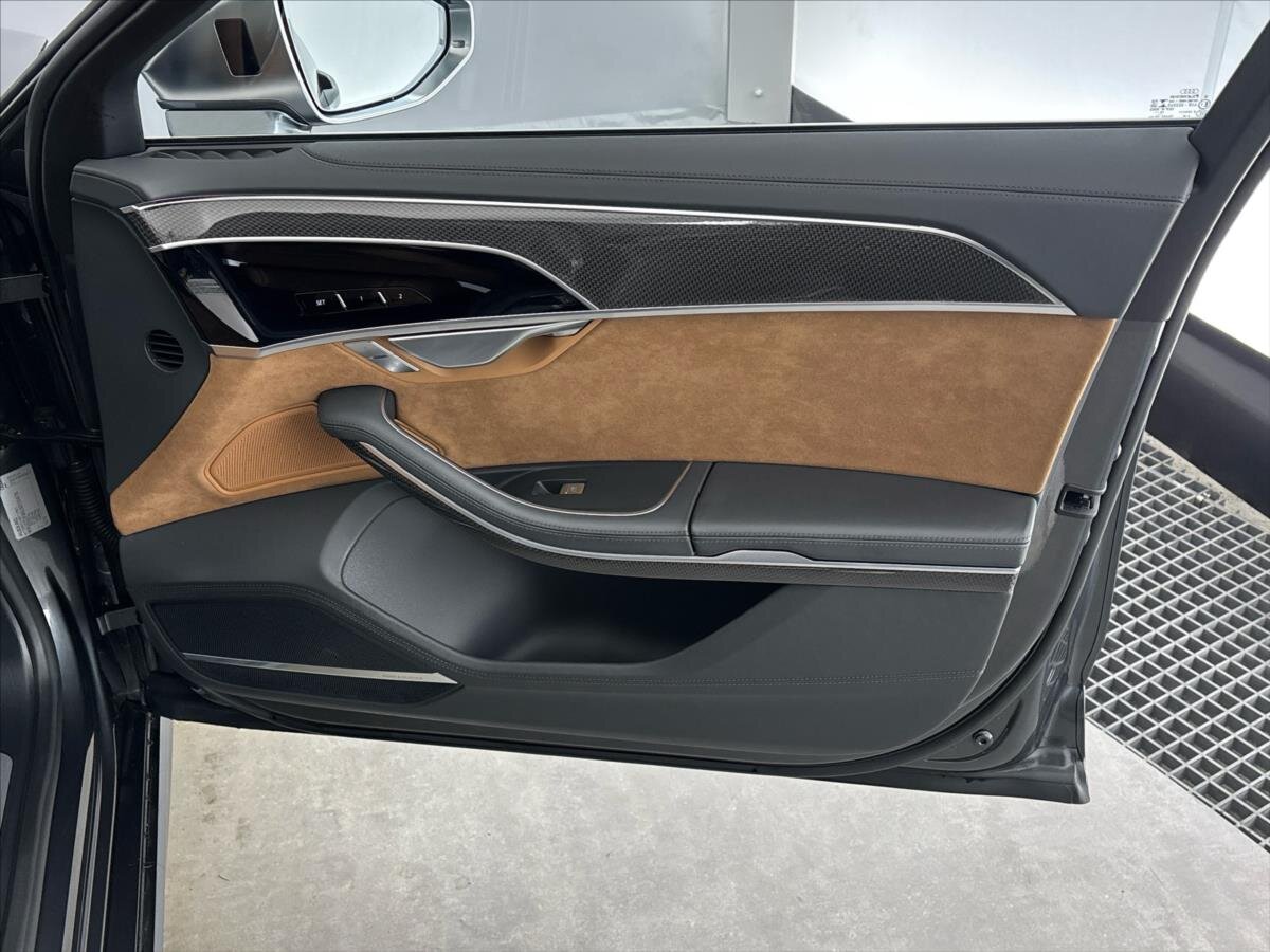 Audi S8 Sedan / Limuzína 4,0 l 420 kw