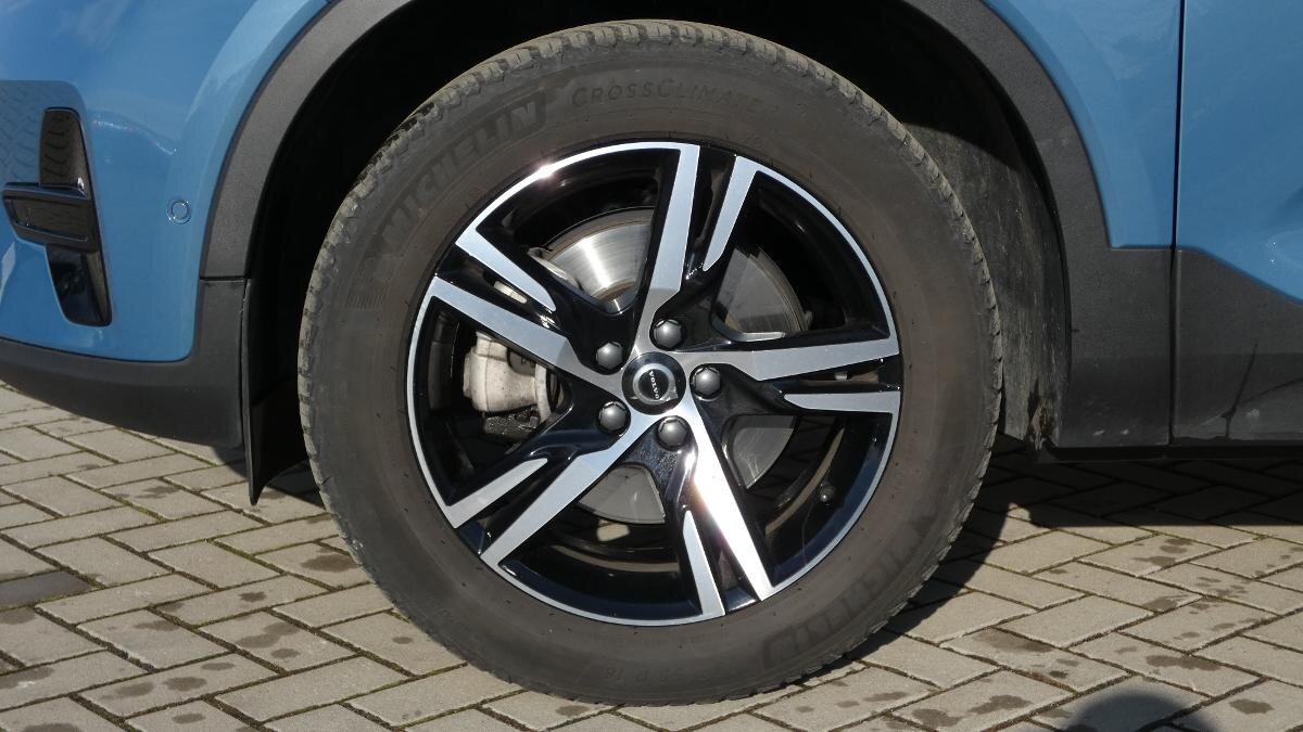 Volvo XC40 SUV / Terénní 2,0 l 120 kw