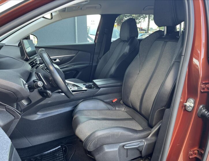 Peugeot 5008 9
