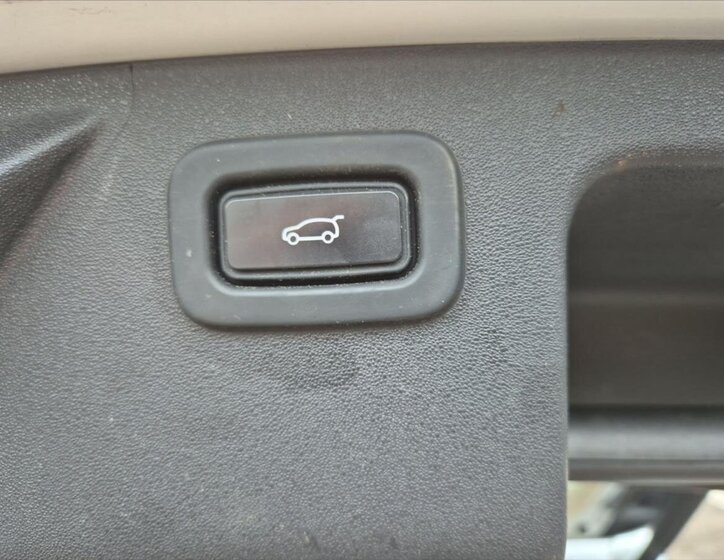 Land Rover Discovery Sport SUV 2,0 l 132 kw