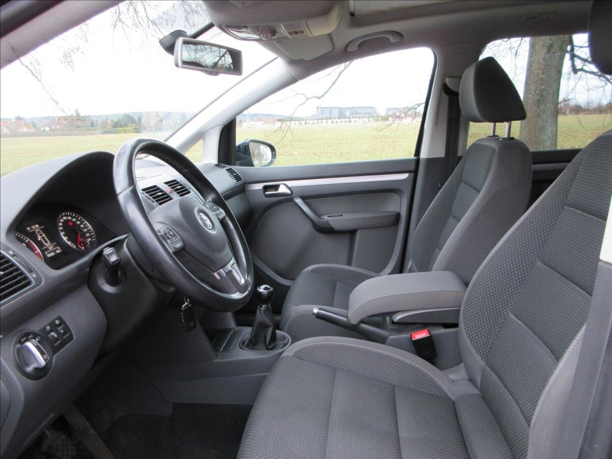 Volkswagen Touran Kombi 1,4 l 103 kw