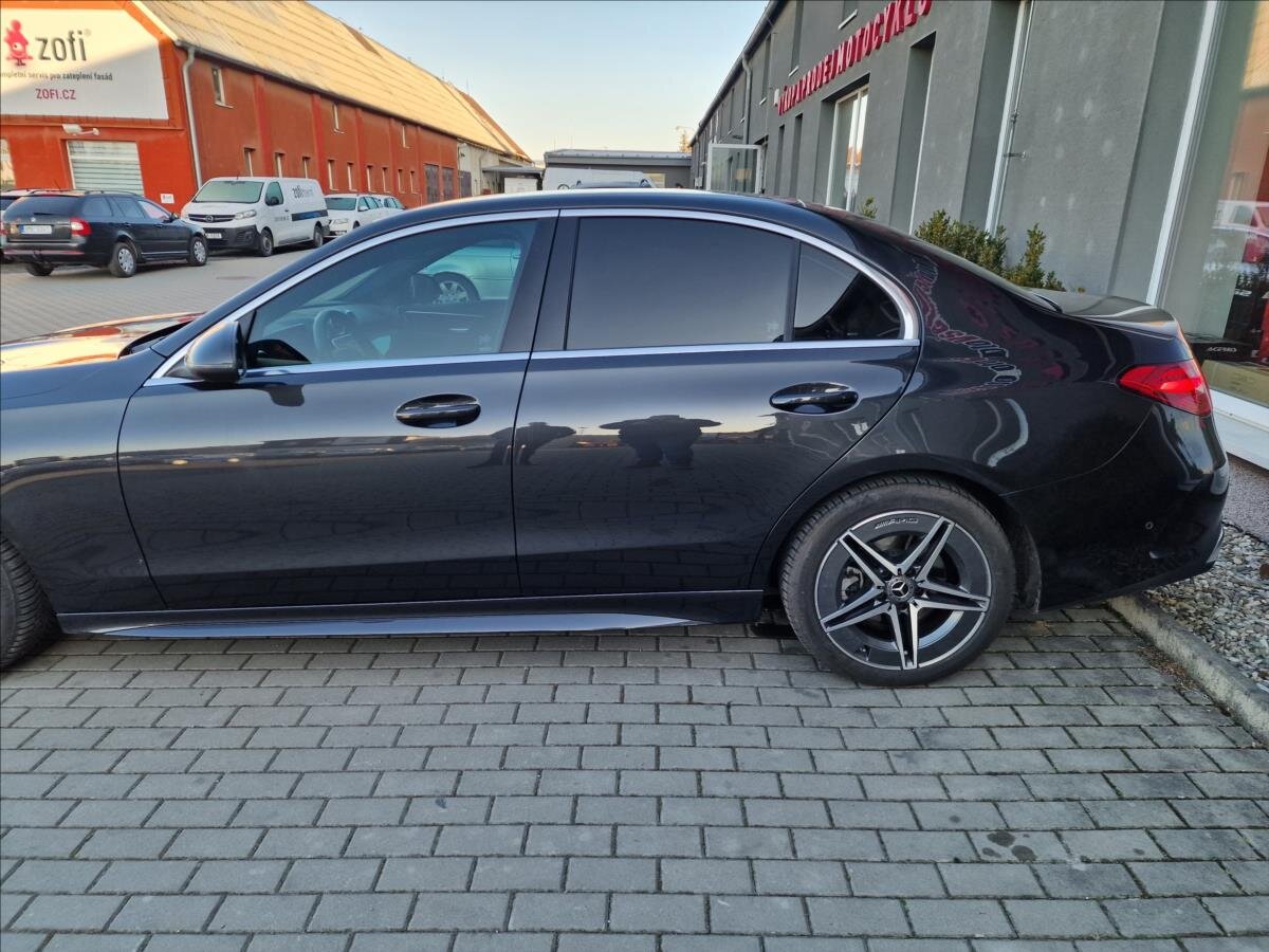 Mercedes-Benz Třídy C Sedan / Limuzína 2,0 l 147 kw