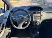 Toyota Yaris 9