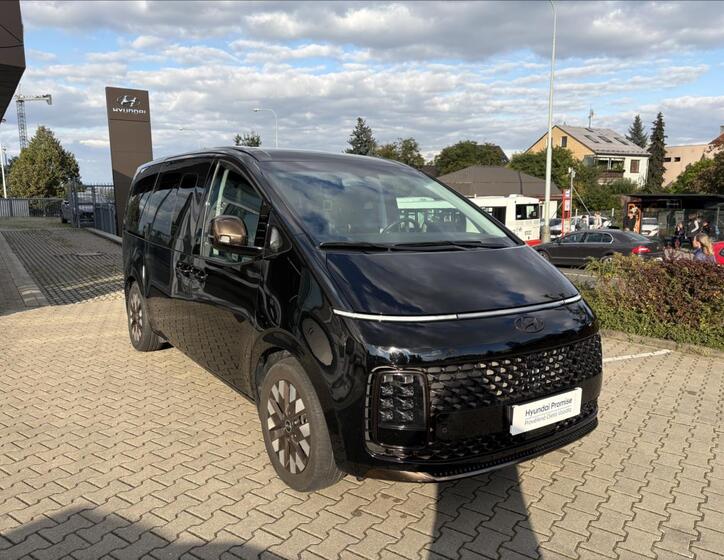 Hyundai Staria 7