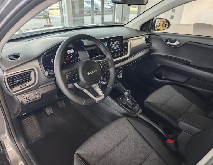 KIA Stonic CUV / Crossover 1,2 l 57 kw