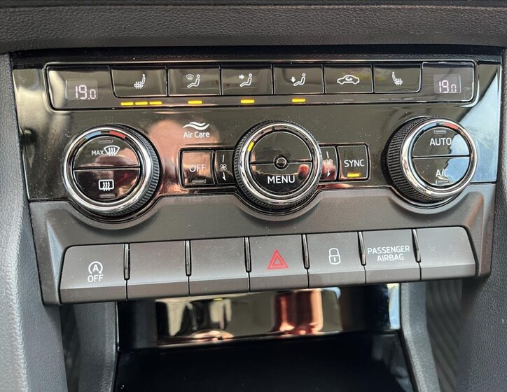 Škoda Karoq SUV / Terénní 2,0 l 110 kw