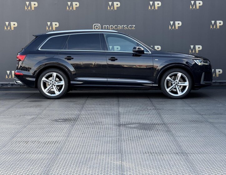 Audi Q7 4