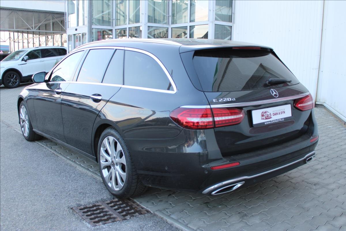 Mercedes-Benz Třídy E Kombi 2,0 l 143 kw