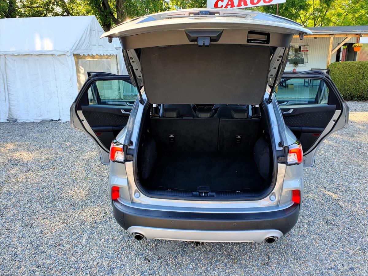 Ford Kuga SUV / Terénní 1,5 l 88 kw