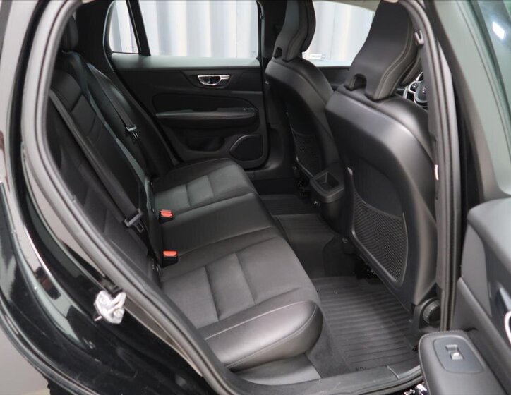 Volvo V60 Kombi 2,0 l 140 kw