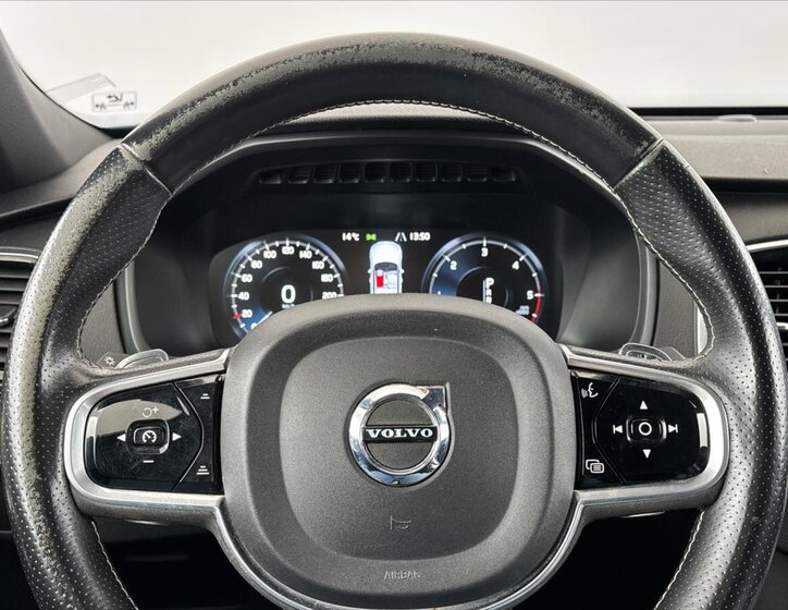 Volvo XC90 SUV / Terénní 2,0 l 173 kw