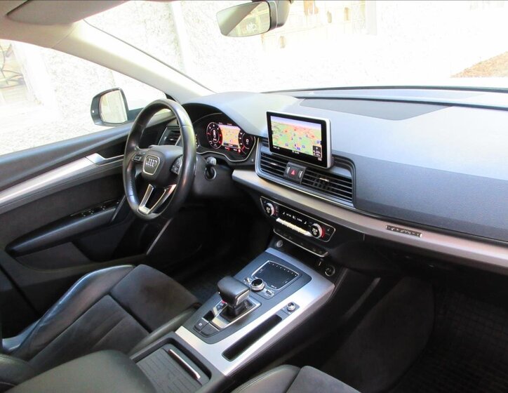 Audi Q5 SUV / Terénní 2,0 l 140 kw