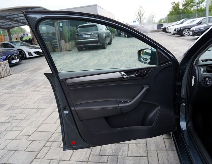 Škoda Rapid Hatchback 999,0 70 kw