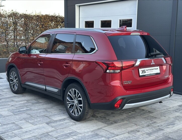 Mitsubishi Outlander 8