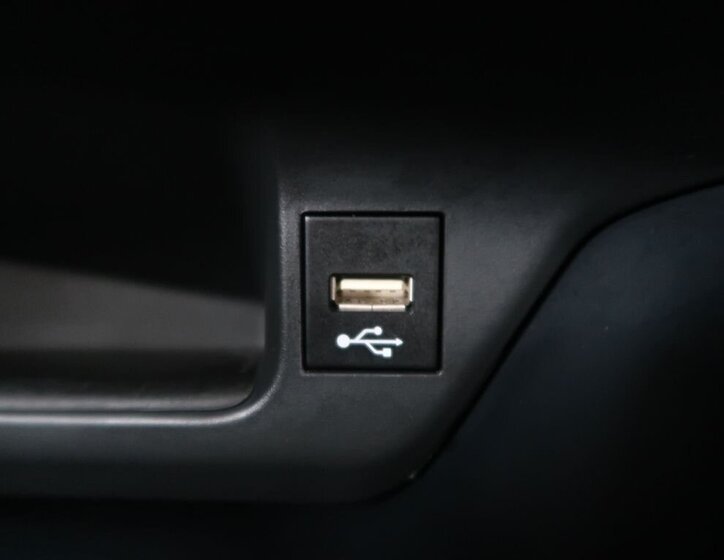 Toyota C-HR SUV / Terénní 1,8 l 72 kw