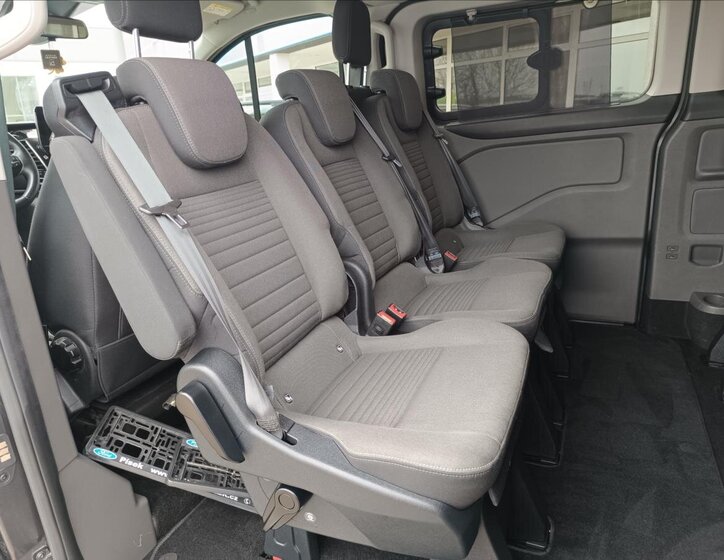Ford Tourneo Custom MPV 2,0 l 110 kw