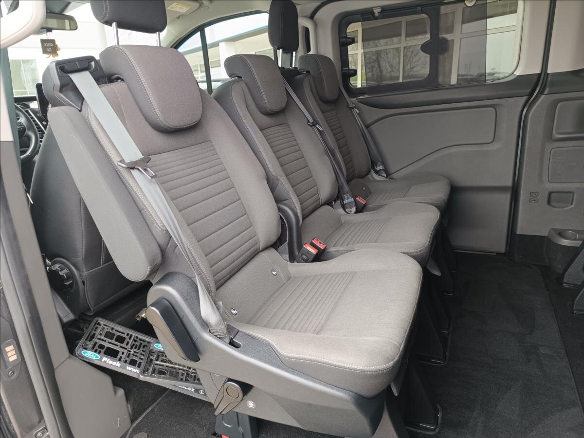 Ford Tourneo Custom MPV 2,0 l 110 kw