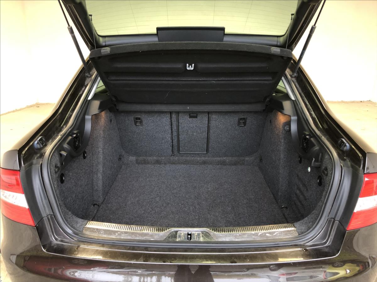 Škoda Superb Hatchback 2,0 l 103 kw