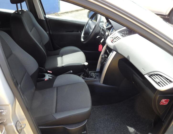 Peugeot 207 8
